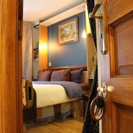 Private Room In A Parisian Homestay! - Close To It All! Номер фото