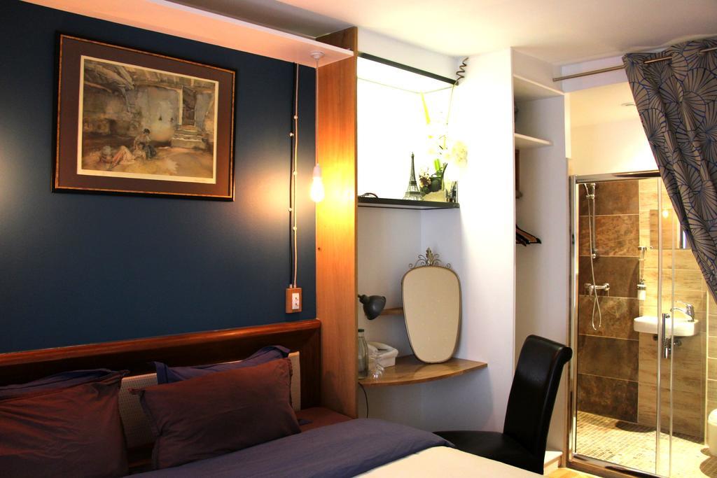 Private Room In A Parisian Homestay! - Close To It All! Номер фото