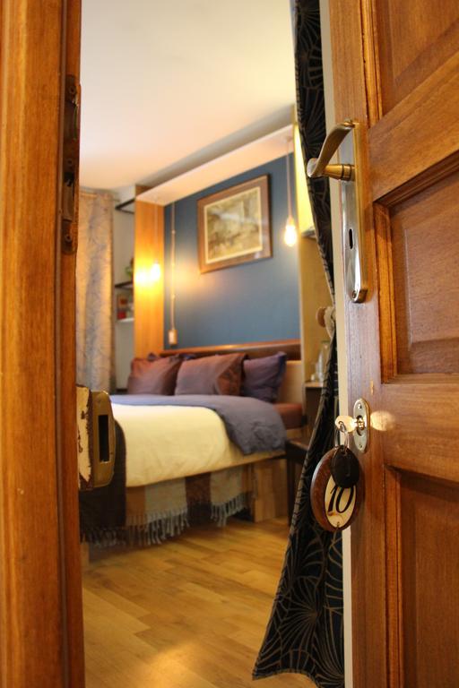 Private Room In A Parisian Homestay! - Close To It All! Номер фото