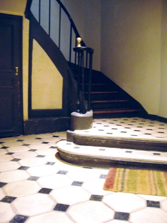Private Room In A Parisian Homestay! - Close To It All! Экстерьер фото