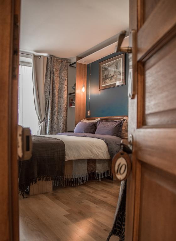 Private Room In A Parisian Homestay! - Close To It All! Экстерьер фото